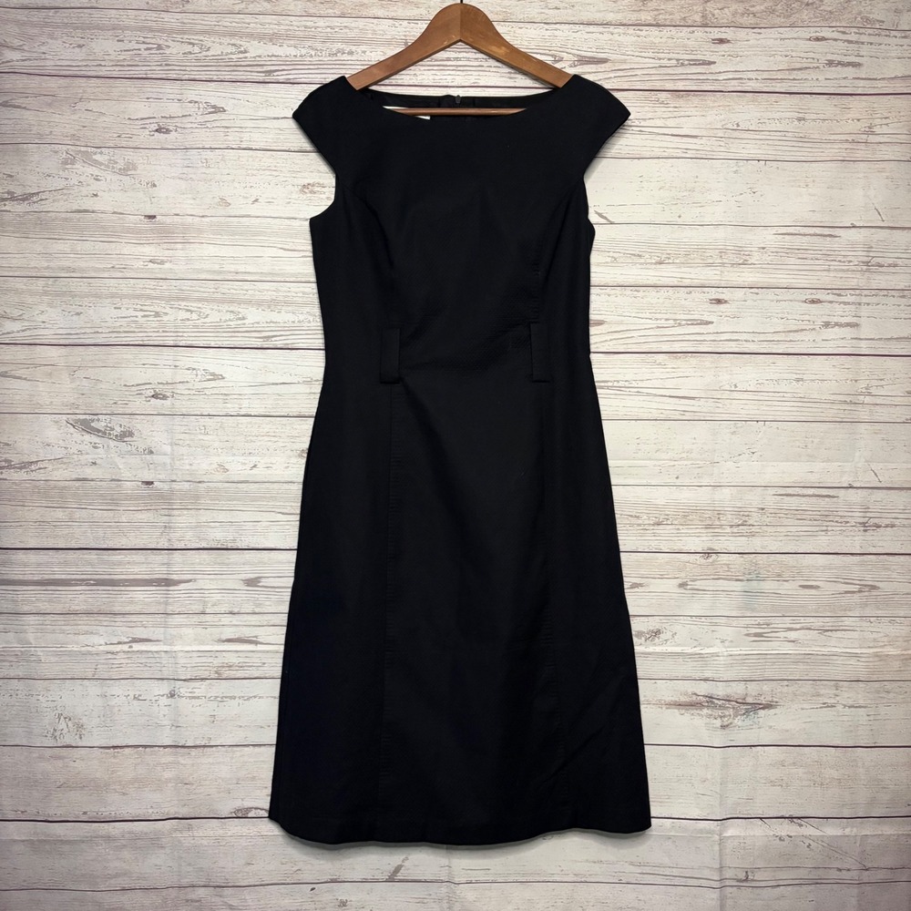 Maggy London Black Textured Sheath Dress Boat Neck Cap Sleeve Size 8
